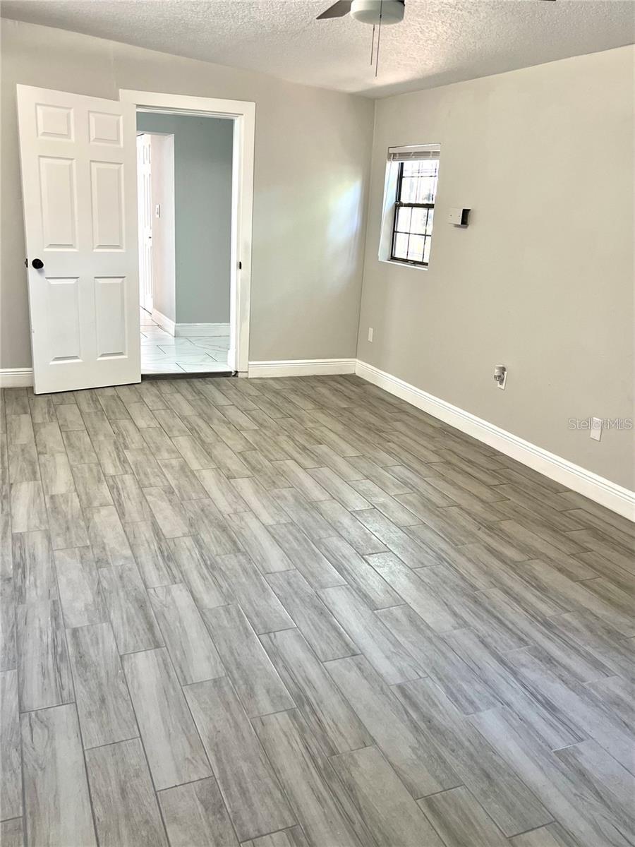 Image 18 of 27 For 4203 Yukon Street