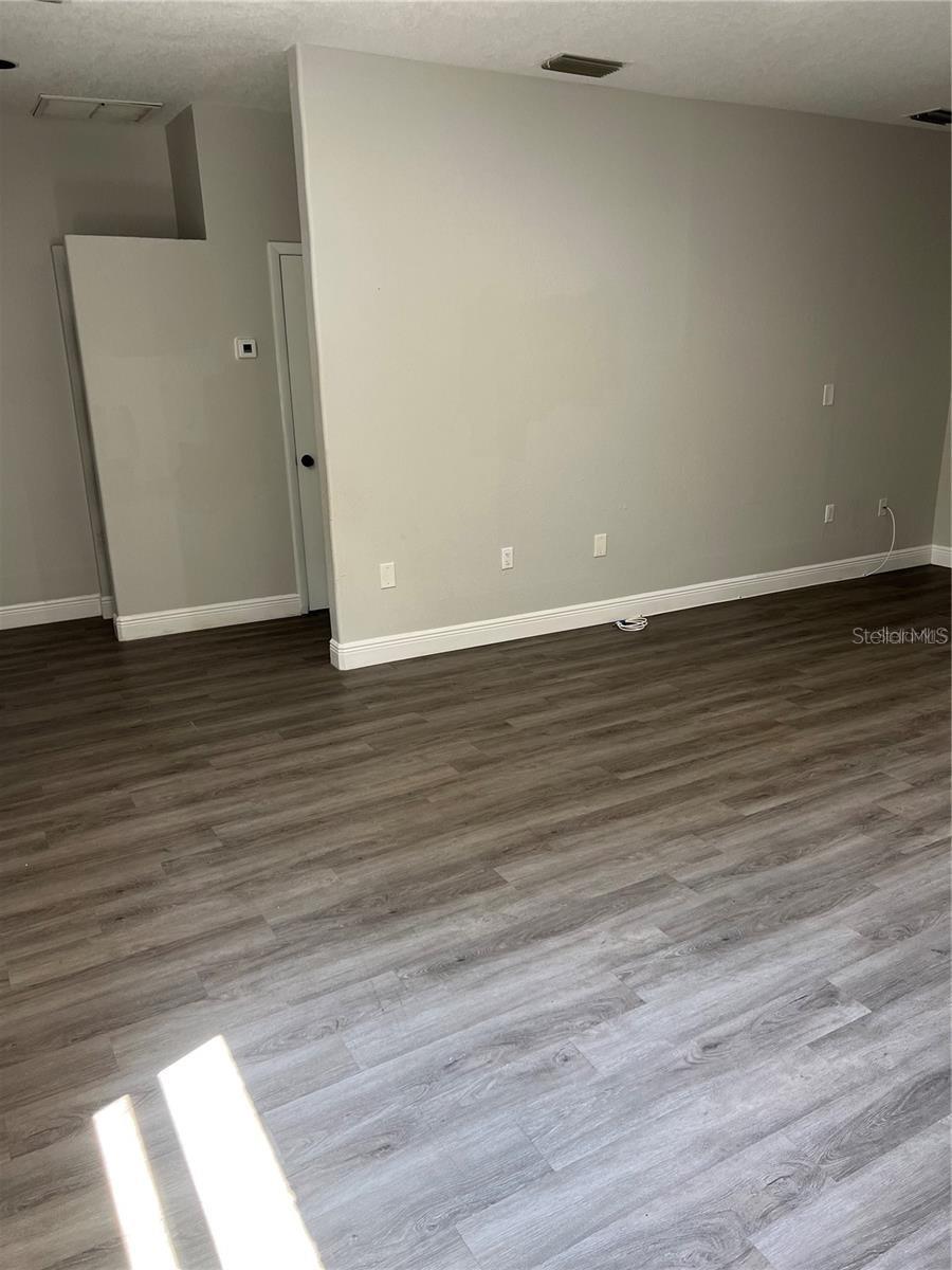 Image 22 of 27 For 4203 Yukon Street