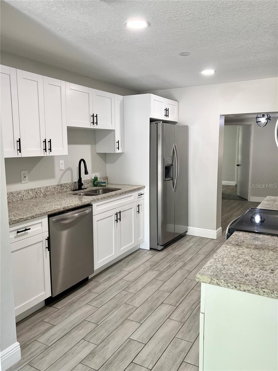 Image 4 of 27 For 4203 Yukon Street