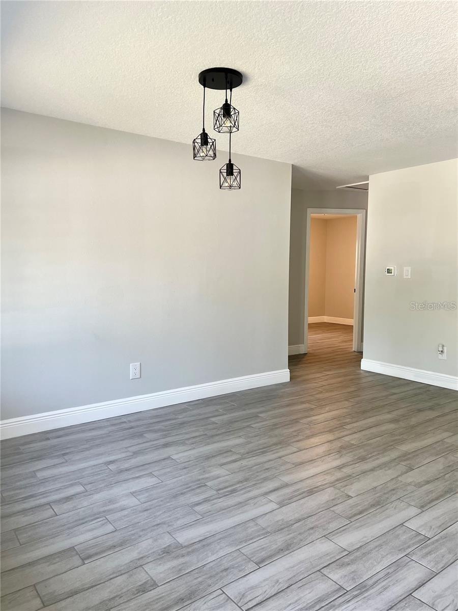 Image 6 of 27 For 4203 Yukon Street