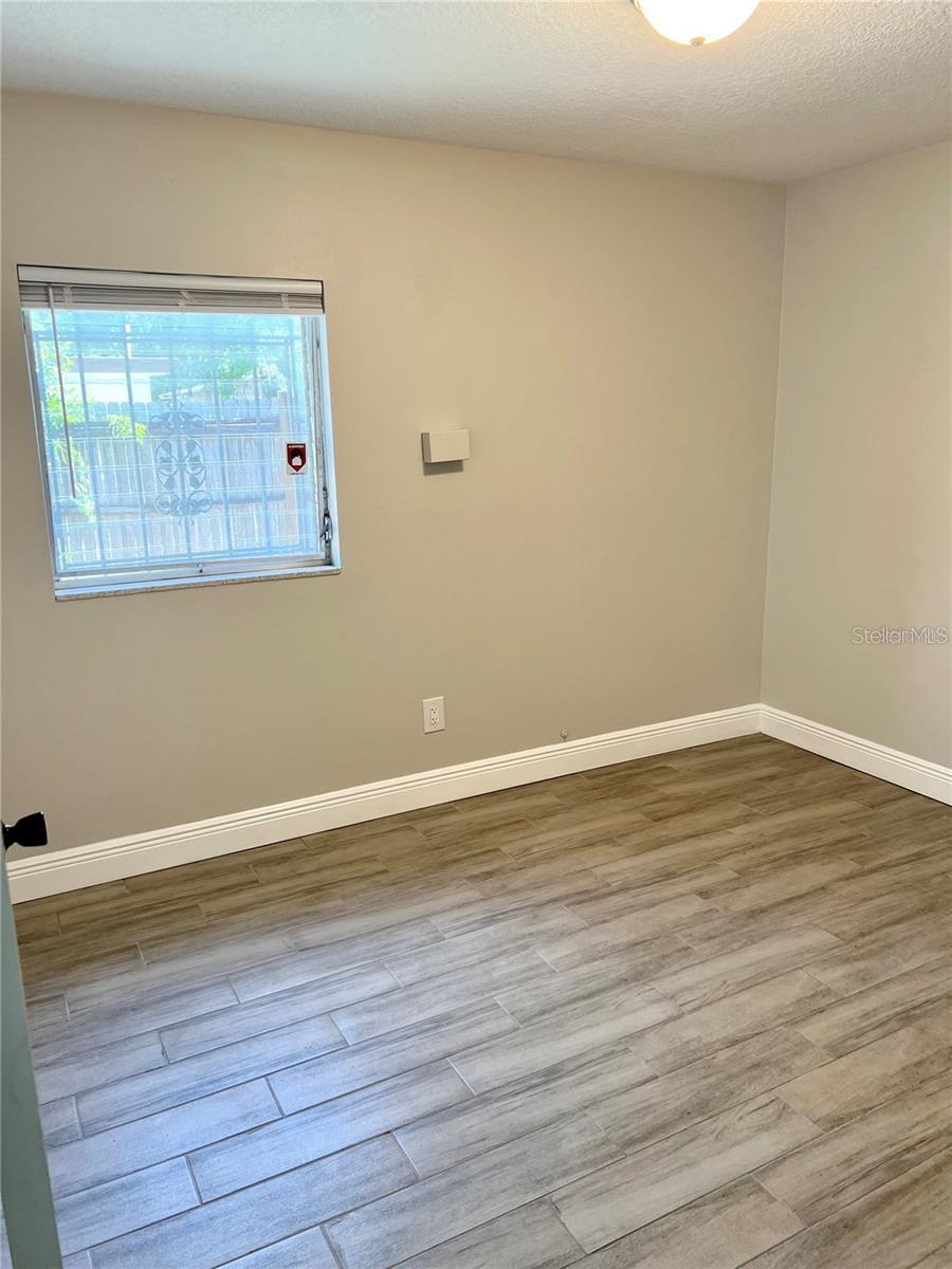 Image 8 of 27 For 4203 Yukon Street