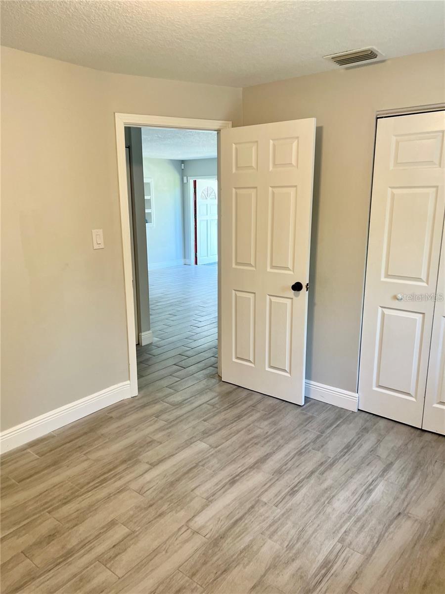 Image 9 of 27 For 4203 Yukon Street