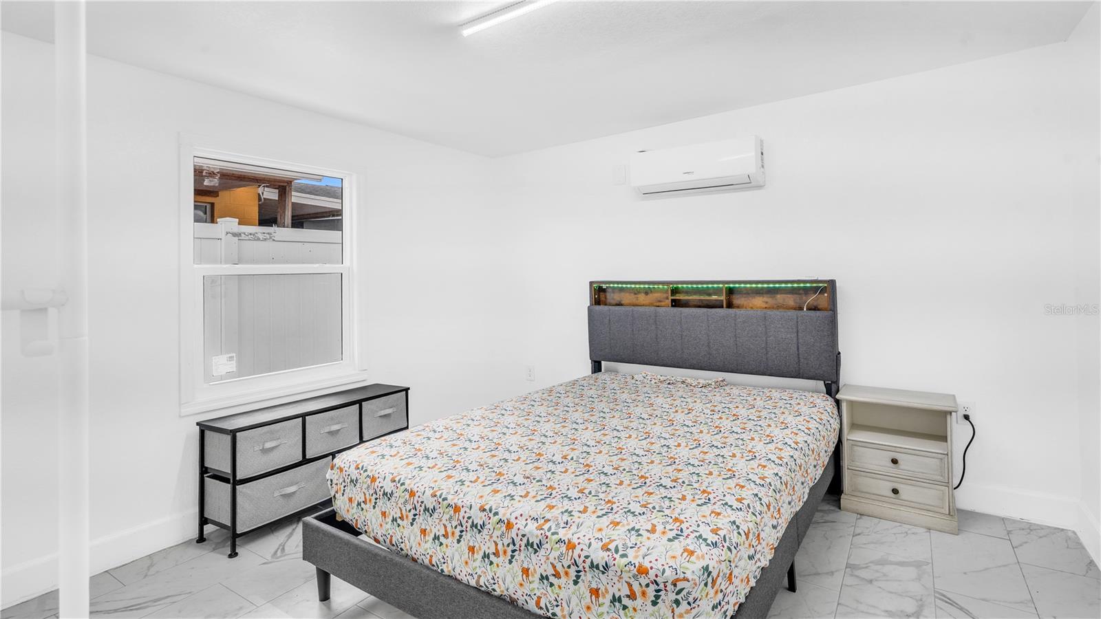 Listing photo id 19 for 8912 Saboda Court