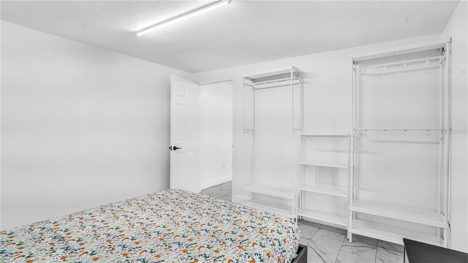 Listing photo id 20 for 8912 Saboda Court