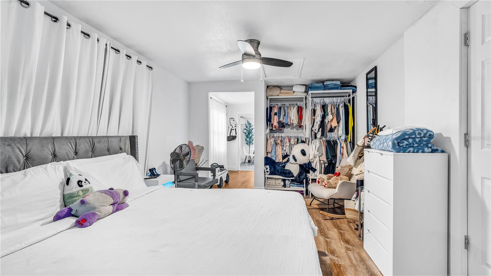 Listing photo id 29 for 8912 Saboda Court