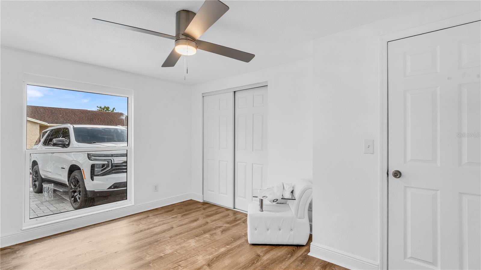 Listing photo id 31 for 8912 Saboda Court