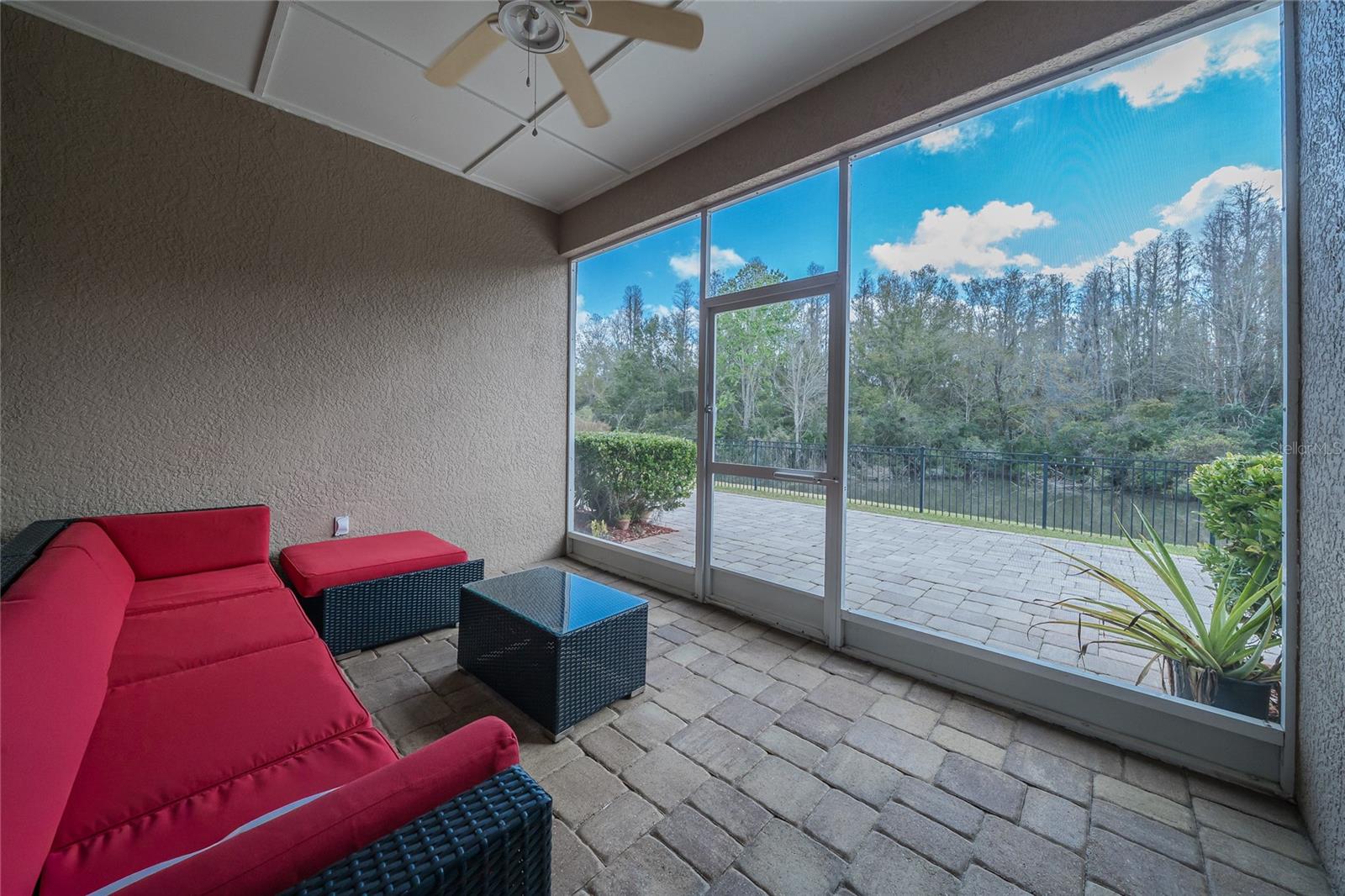 Listing photo id 9 for 31656 Marchester Drive