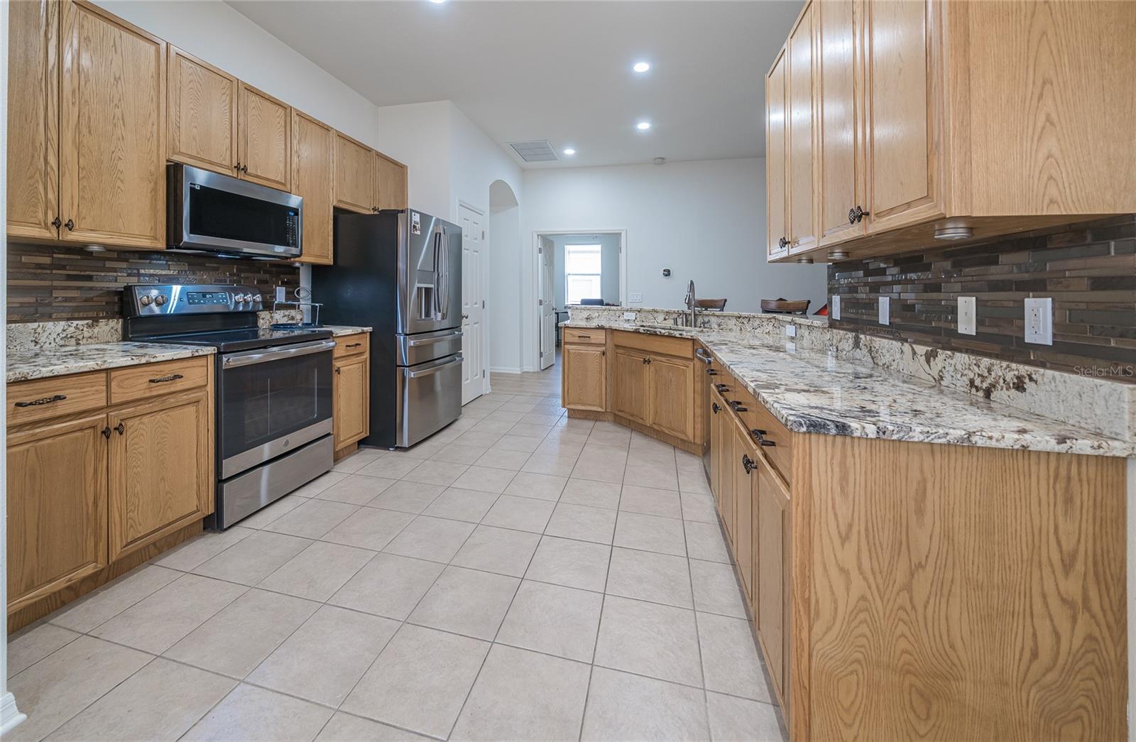 Listing photo id 1 for 31656 Marchester Drive