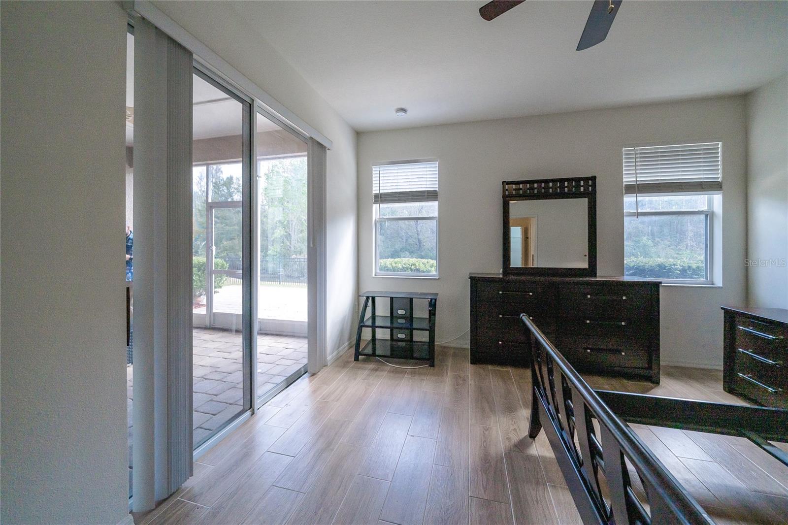 Listing photo id 34 for 31656 Marchester Drive