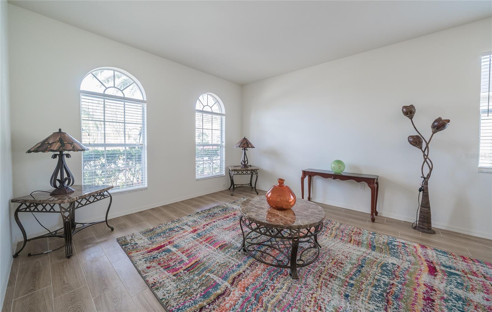 Listing photo id 3 for 31656 Marchester Drive