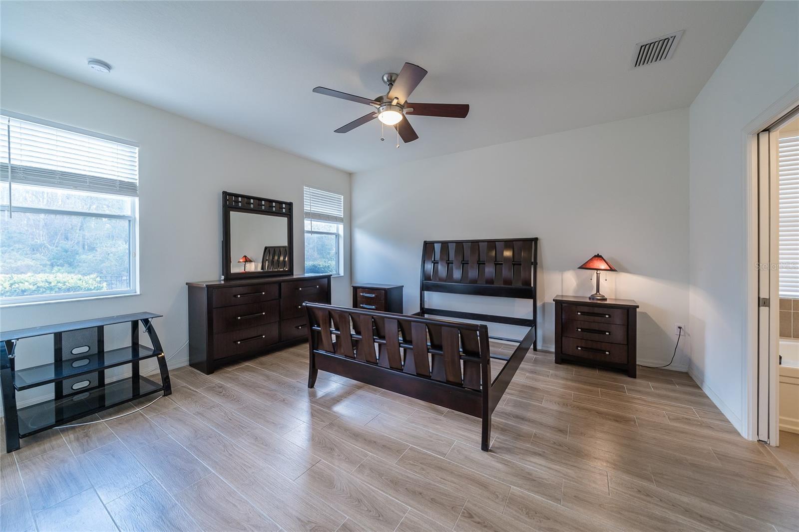 Listing photo id 6 for 31656 Marchester Drive