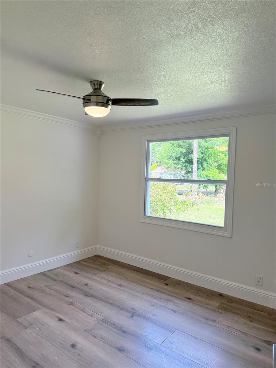 Image 18 of 23 For 1913 47th Street