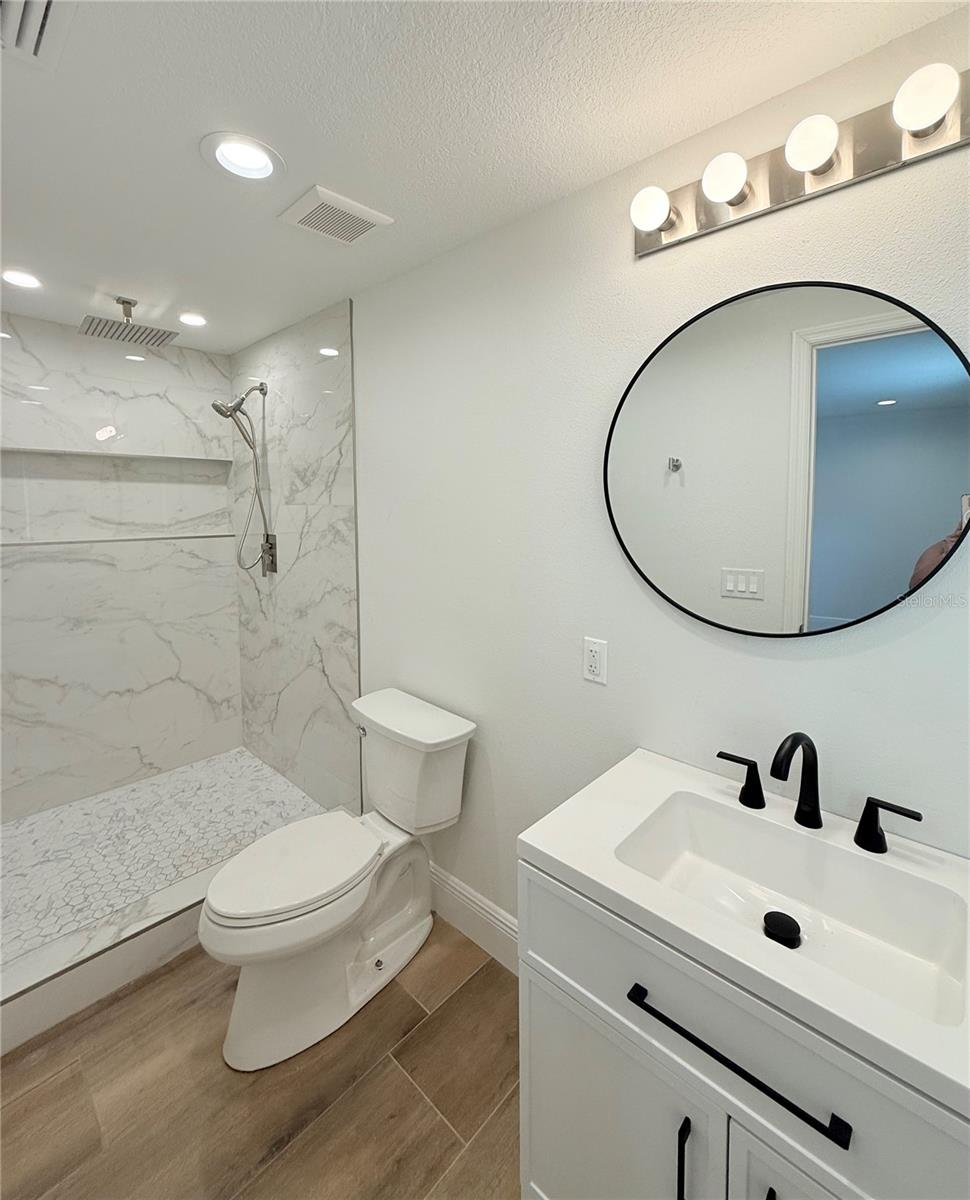 Image 21 of 23 For 1913 47th Street