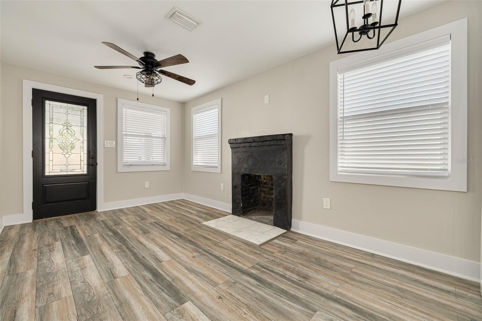 Image 3 of 18 For 106 Haya Street