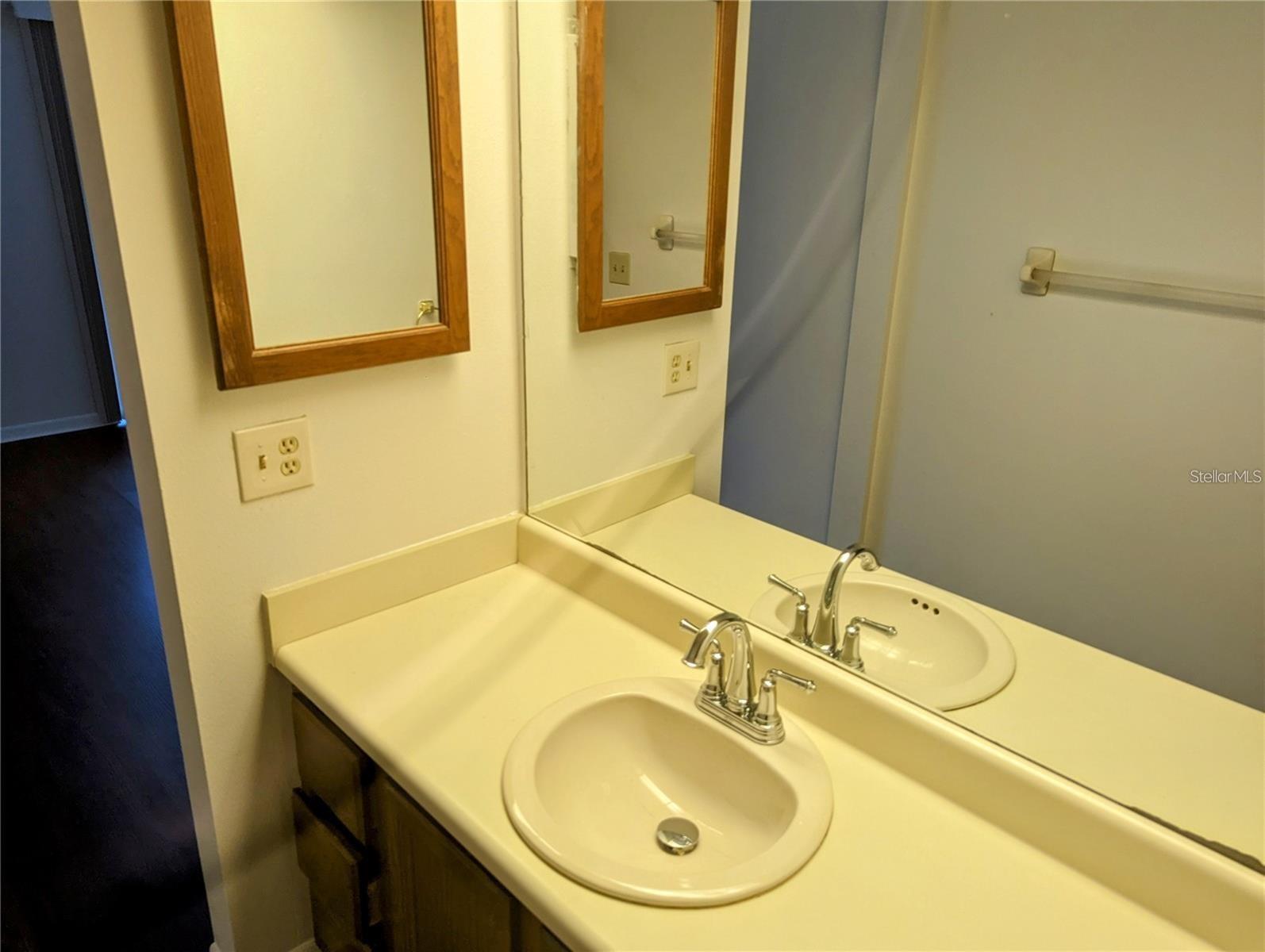 Image 12 of 23 For 5401 Bayshore Boulevard N