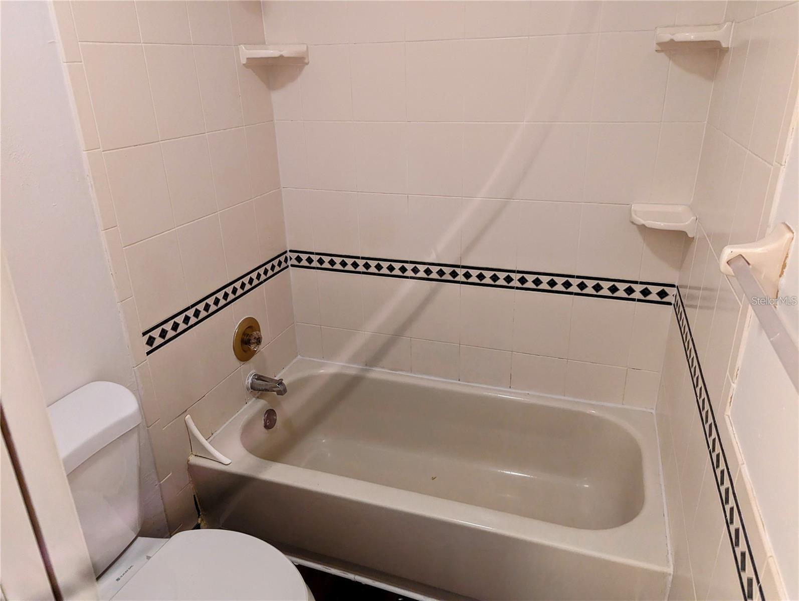 Image 13 of 23 For 5401 Bayshore Boulevard N