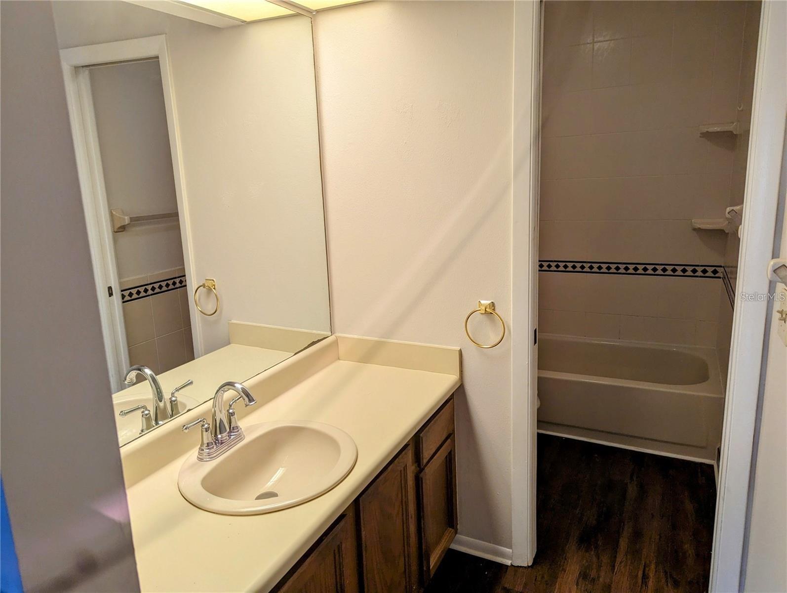 Image 18 of 23 For 5401 Bayshore Boulevard N