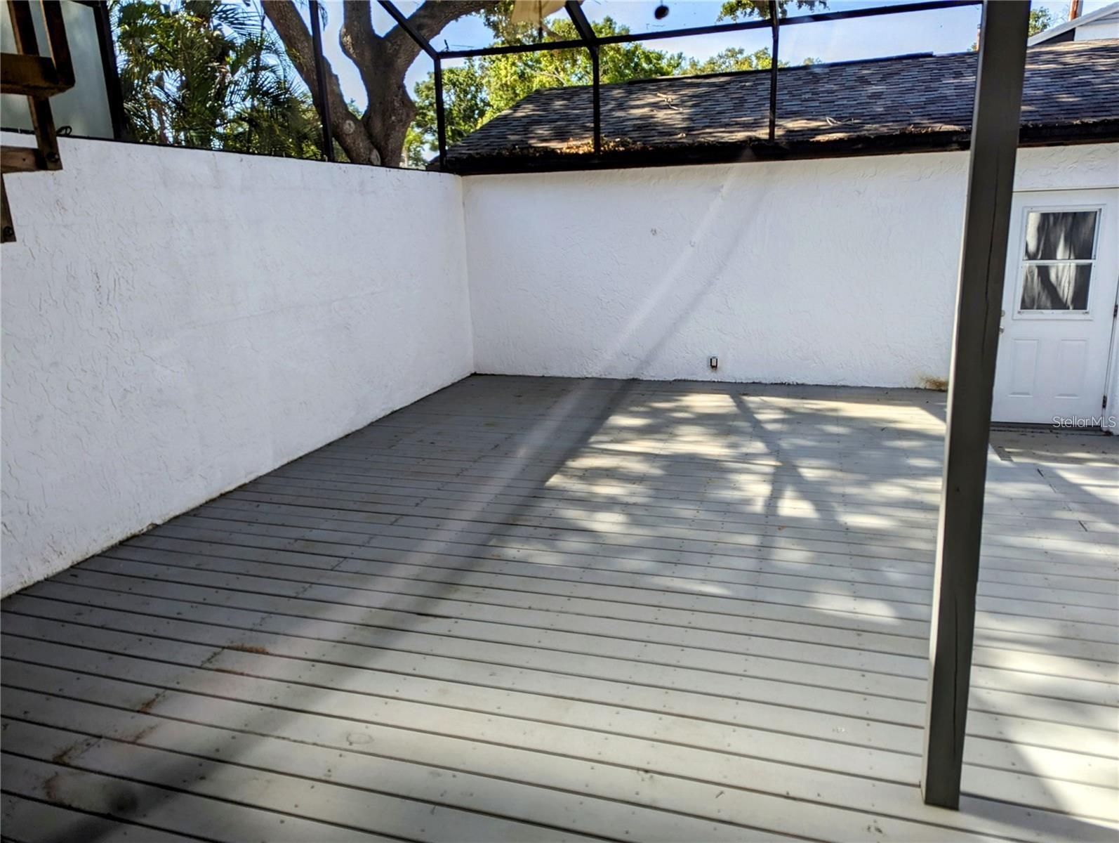 Image 8 of 23 For 5401 Bayshore Boulevard N