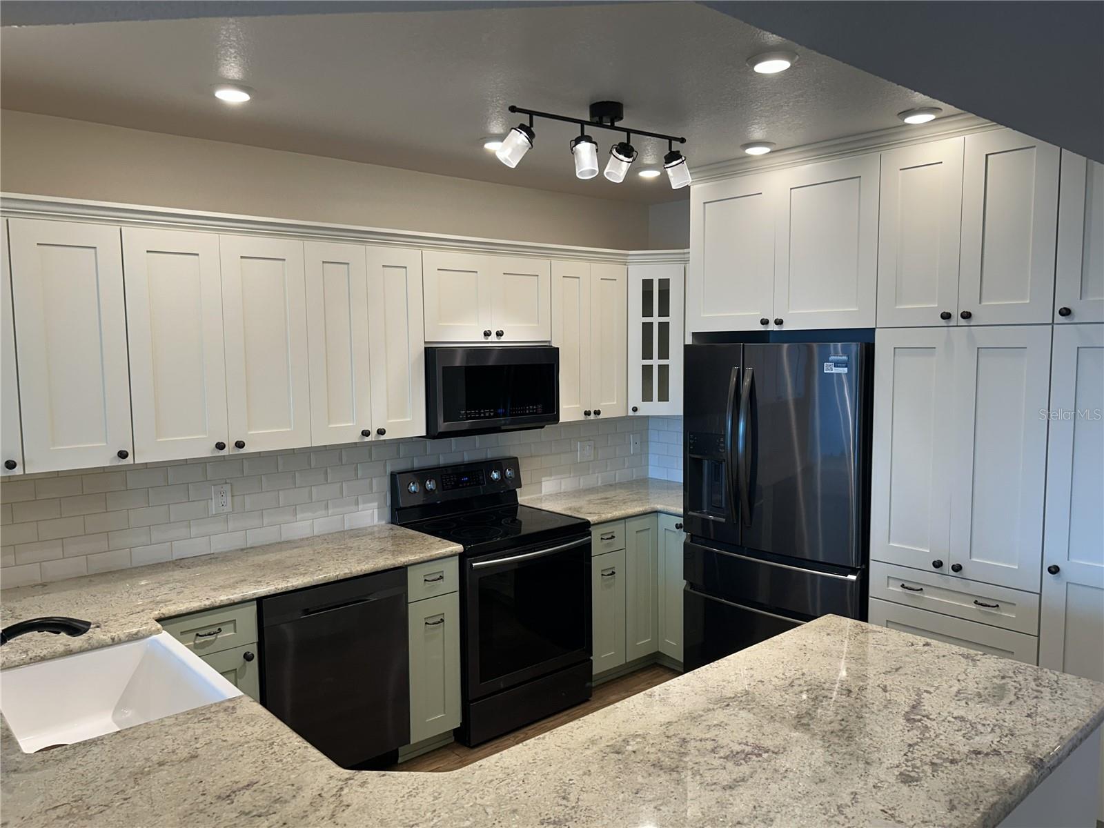 Image 18 of 88 For 8000 Sailboat Key Boulevard S 304