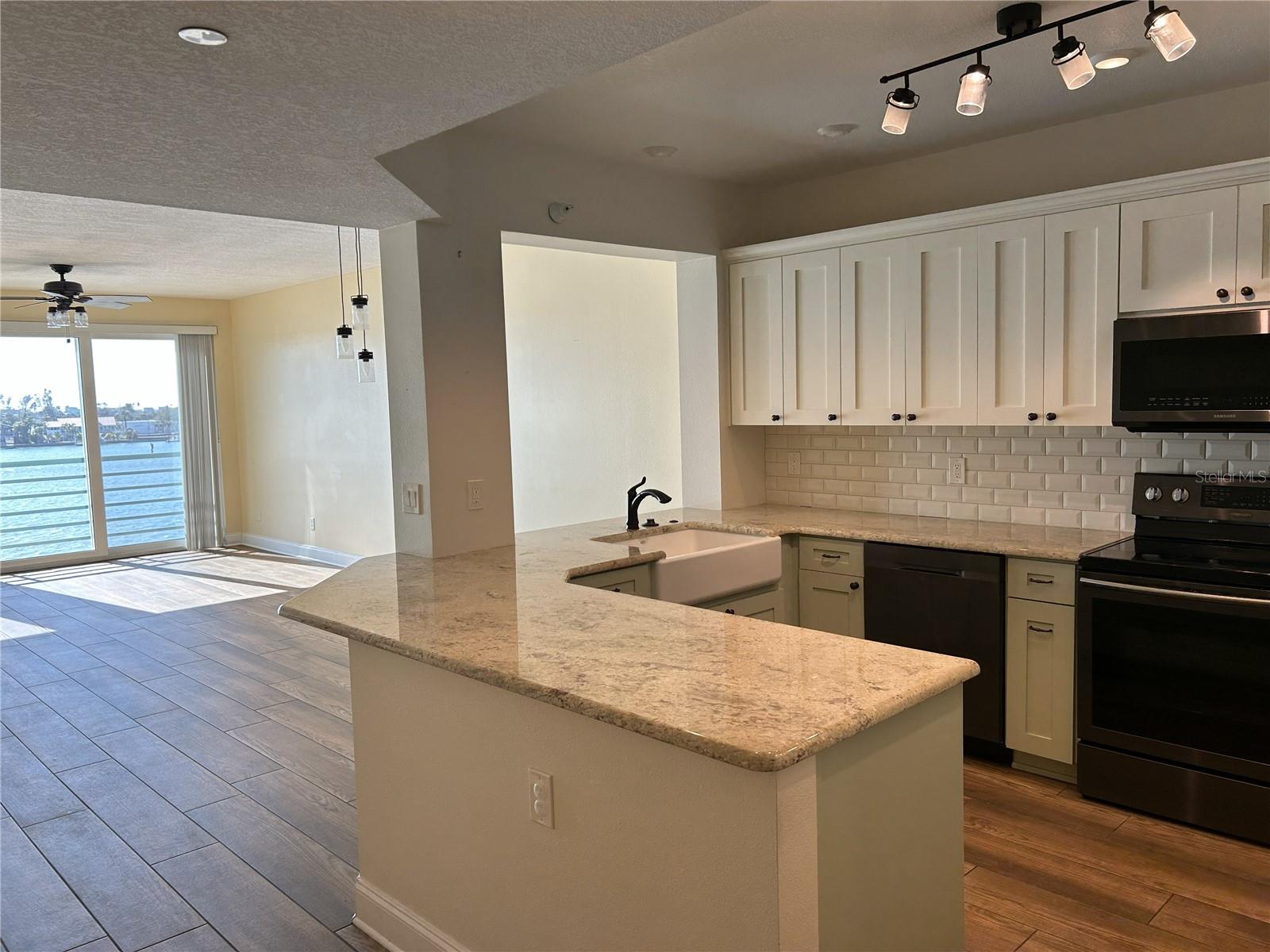 Image 20 of 88 For 8000 Sailboat Key Boulevard S 304