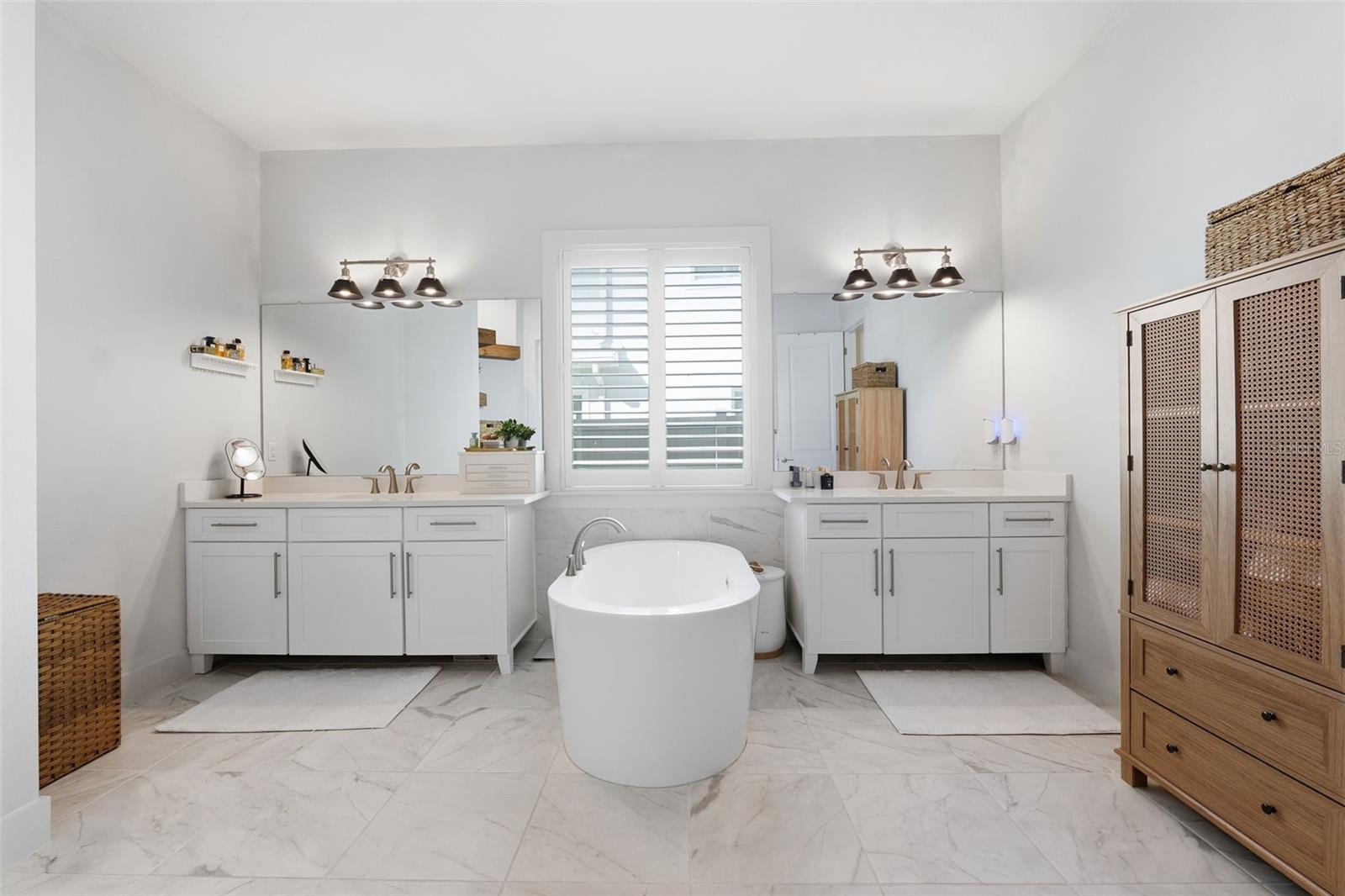 Image 34 of 85 For 8684 Sanders Tree Loop