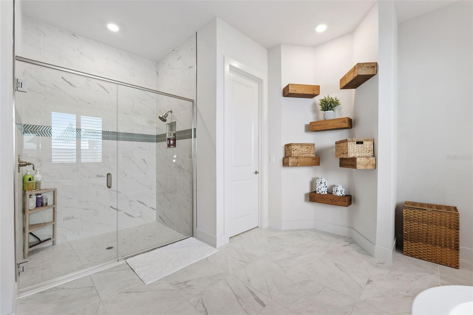 Image 35 of 85 For 8684 Sanders Tree Loop