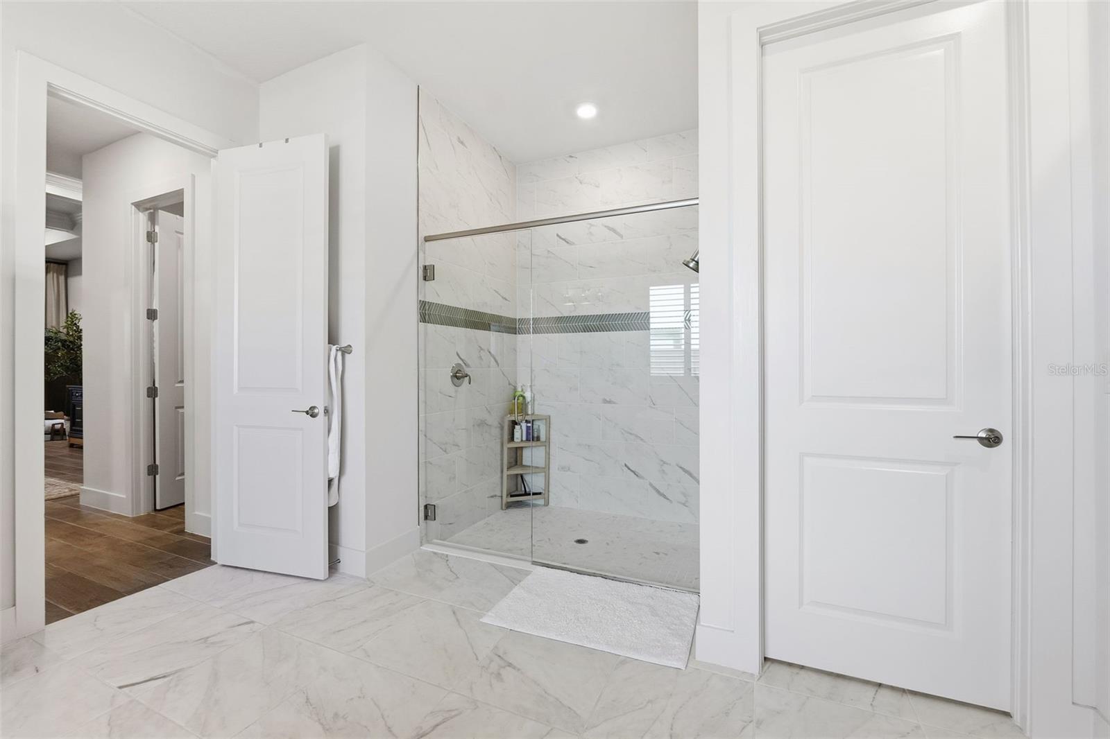 Image 37 of 85 For 8684 Sanders Tree Loop