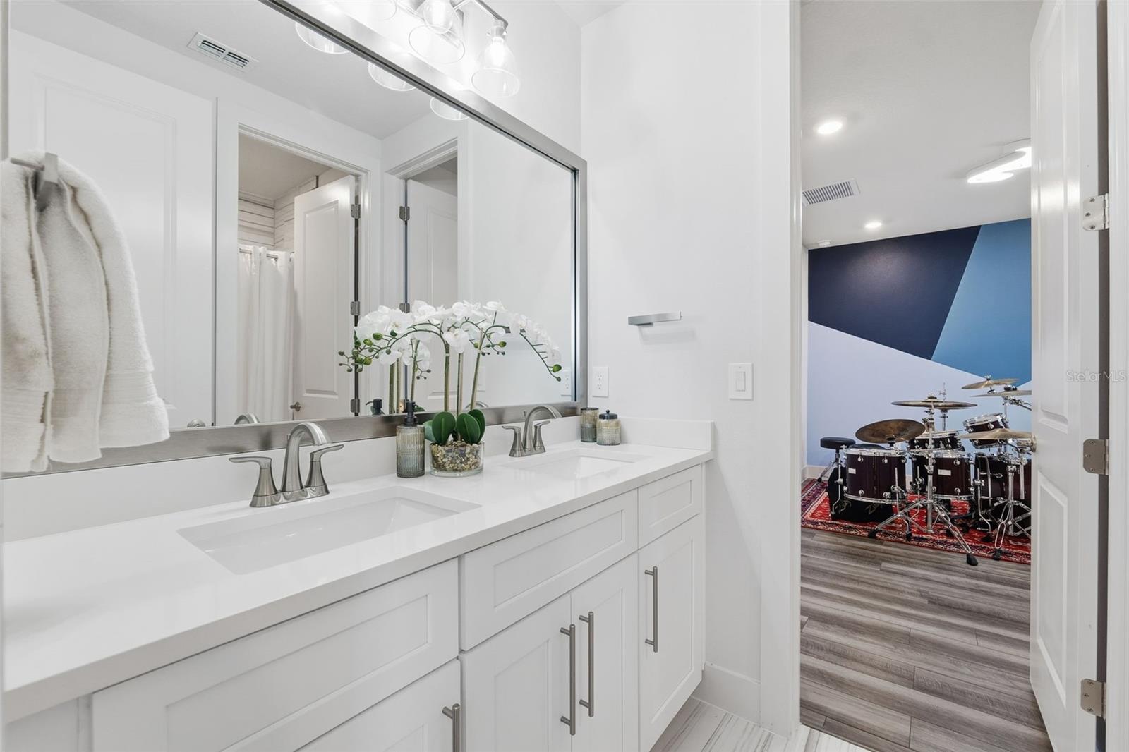 Image 50 of 85 For 8684 Sanders Tree Loop