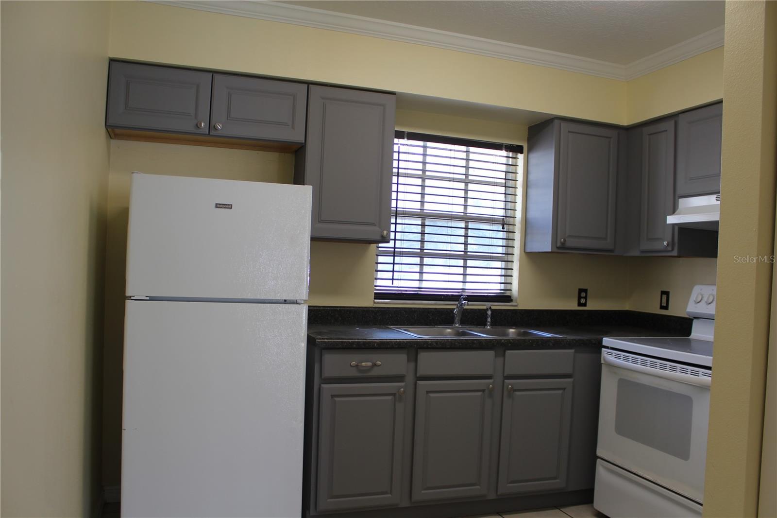 Image 4 of 32 For 3607 Idlewild Avenue 302