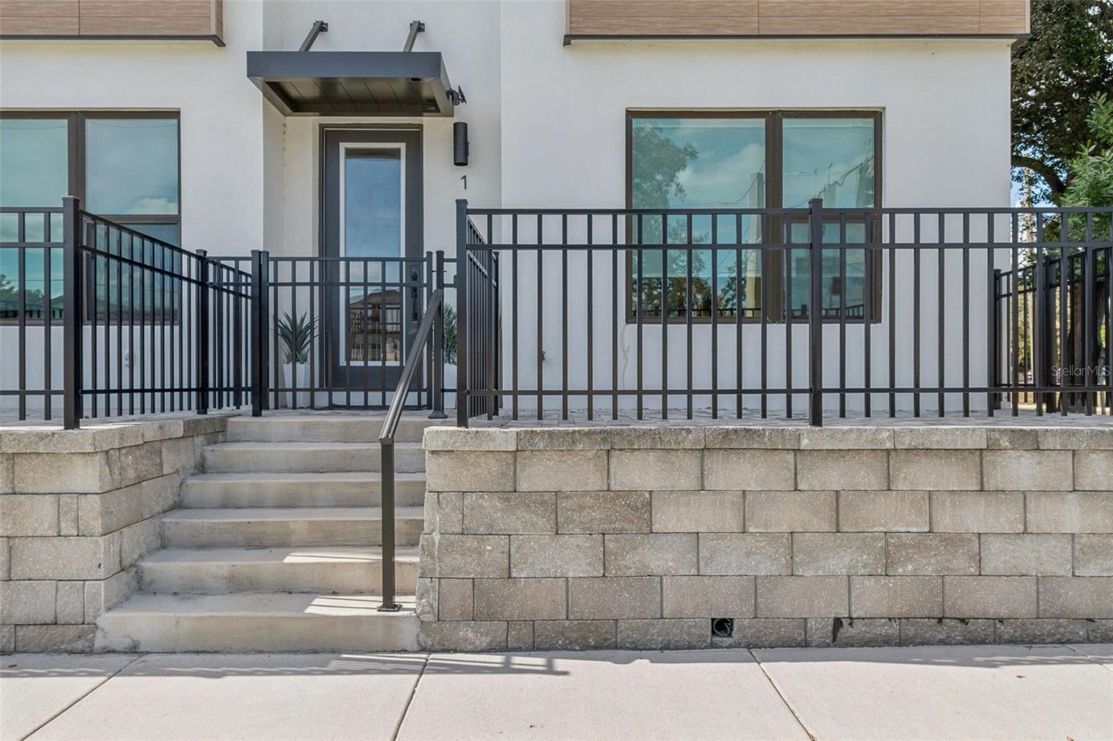 Image 10 of 99 For 2506 Cleveland Street 1