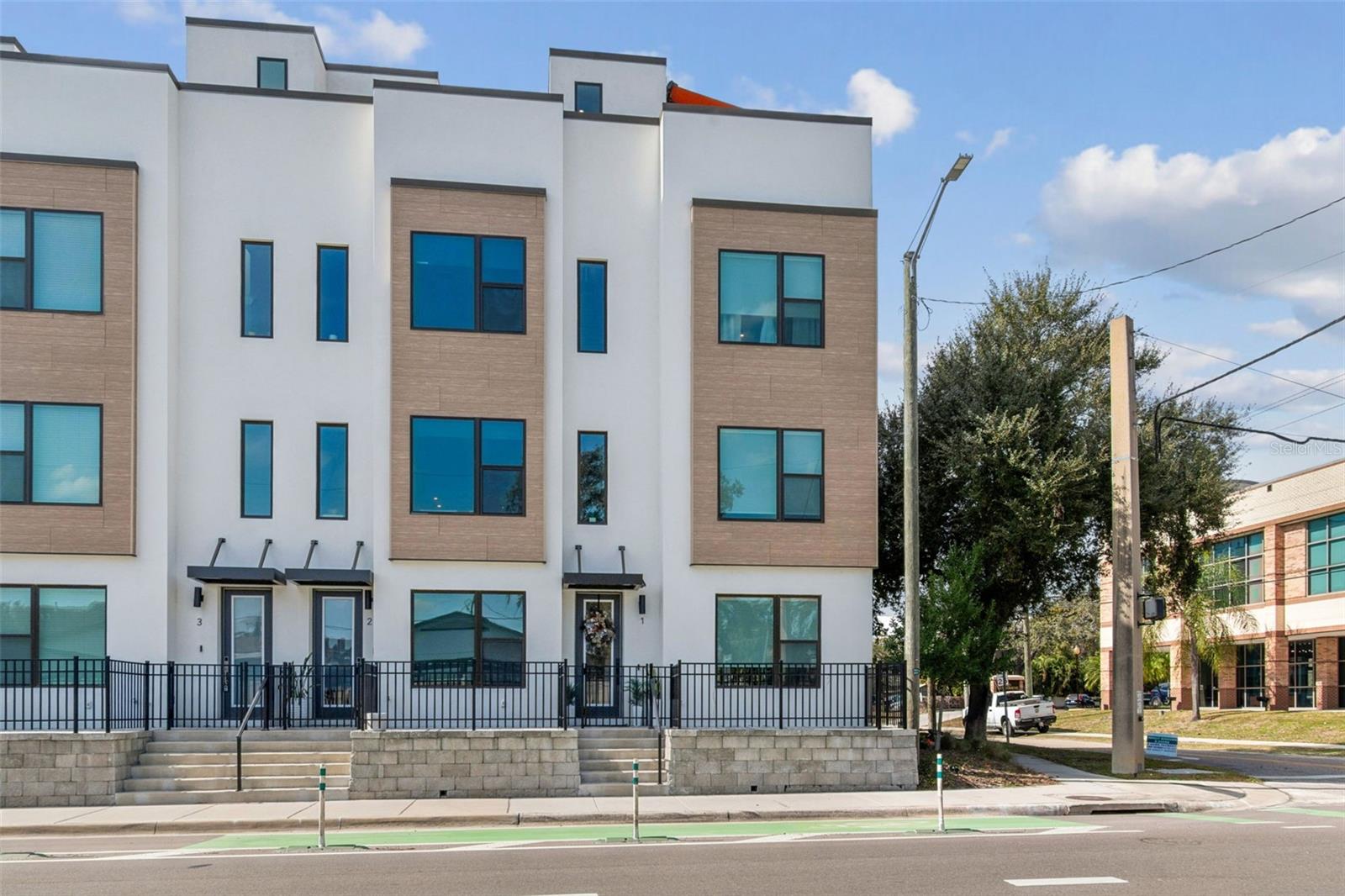 Image 4 of 99 For 2506 Cleveland Street 1