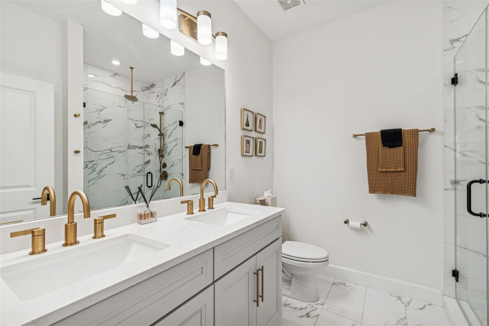 Image 46 of 99 For 2506 Cleveland Street 1