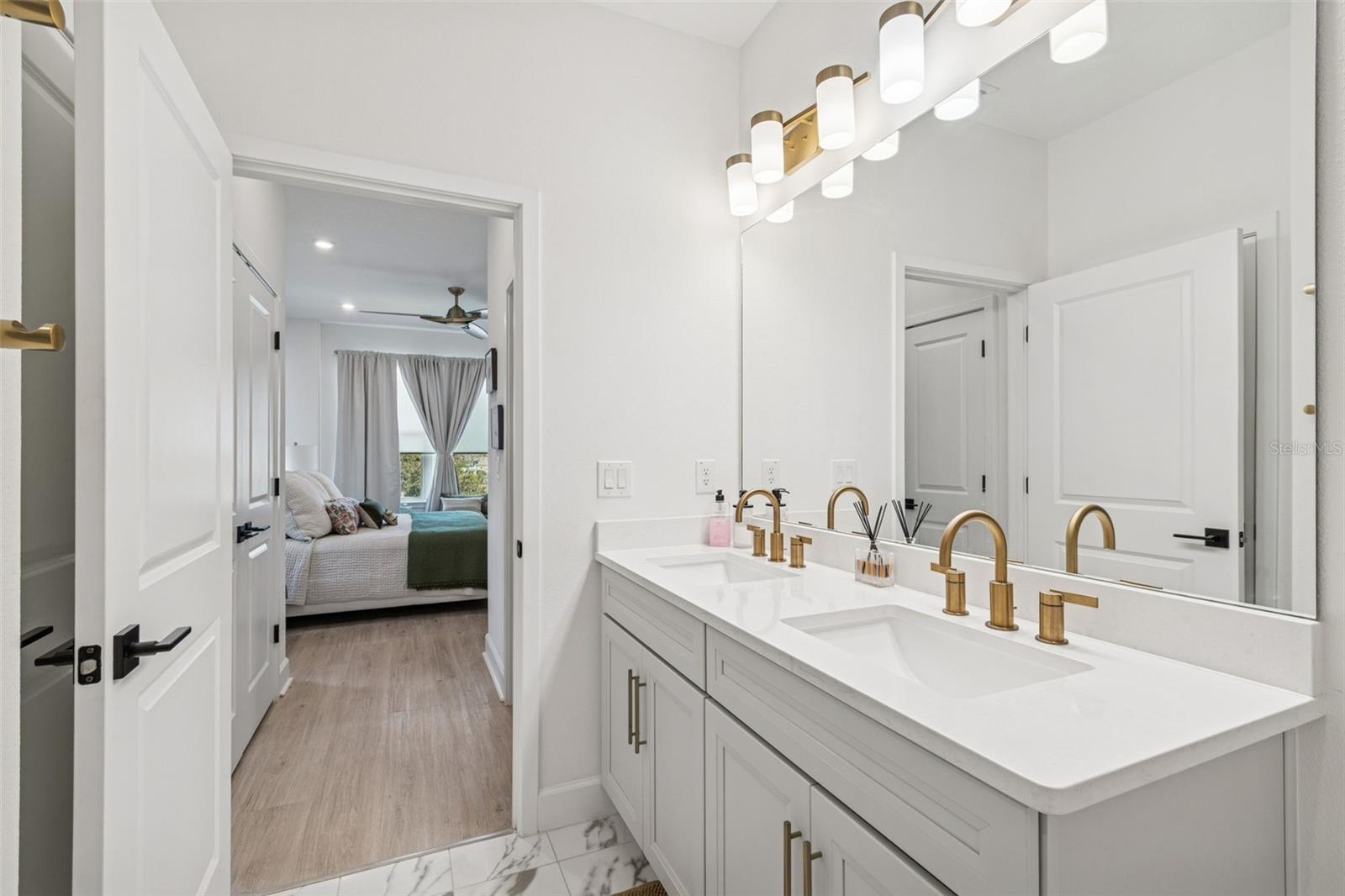 Image 47 of 99 For 2506 Cleveland Street 1