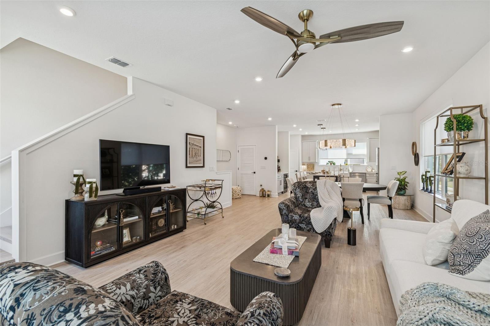 Image 56 of 99 For 2506 Cleveland Street 1