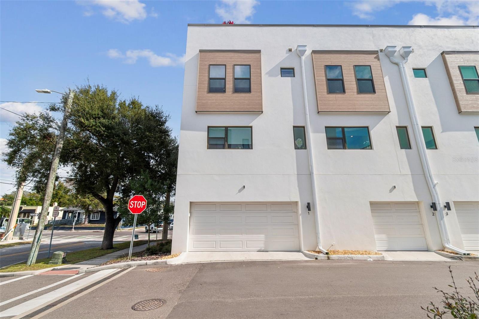 Image 6 of 99 For 2506 Cleveland Street 1