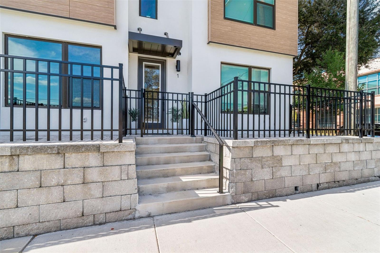 Image 9 of 99 For 2506 Cleveland Street 1