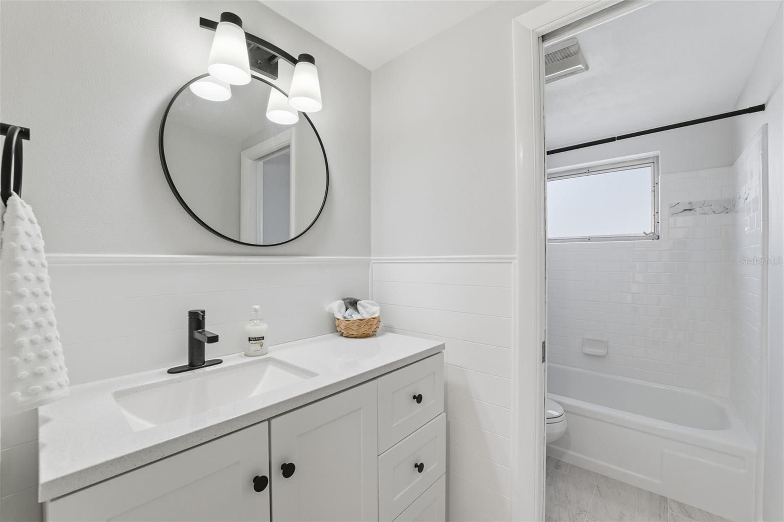 Image 23 of 44 For 2703 Dante Place