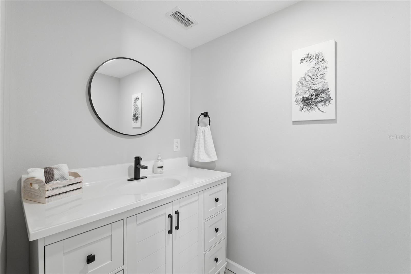 Image 27 of 44 For 2703 Dante Place