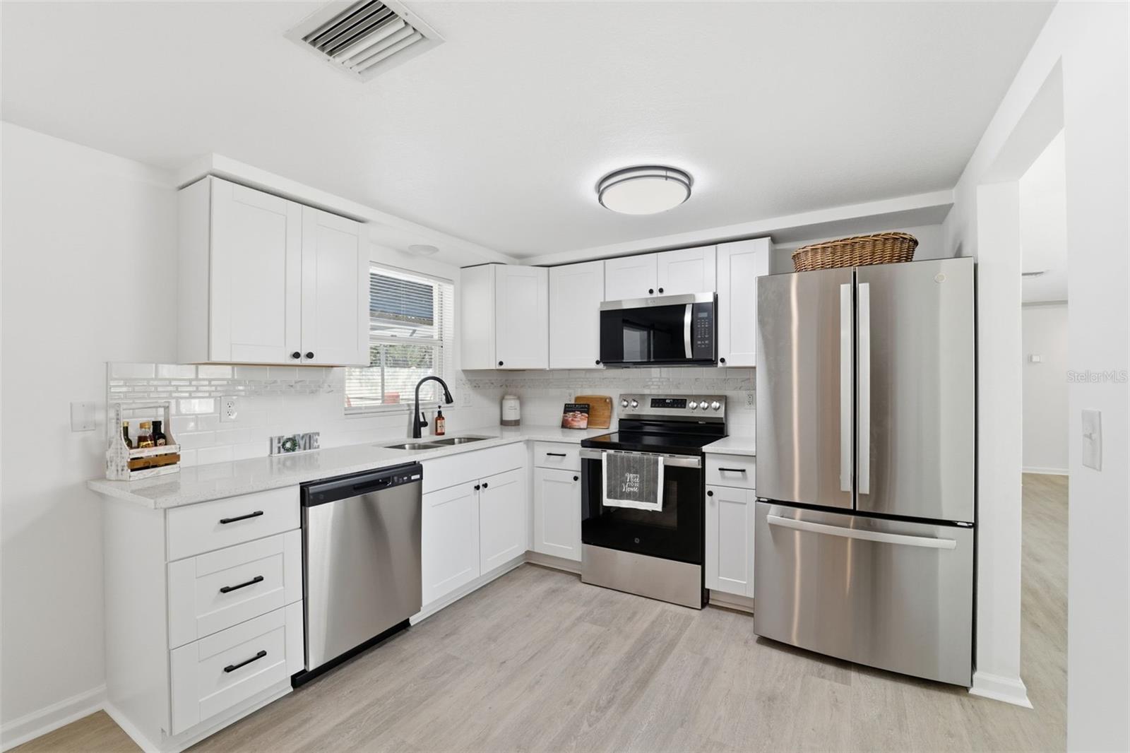 Image 6 of 44 For 2703 Dante Place