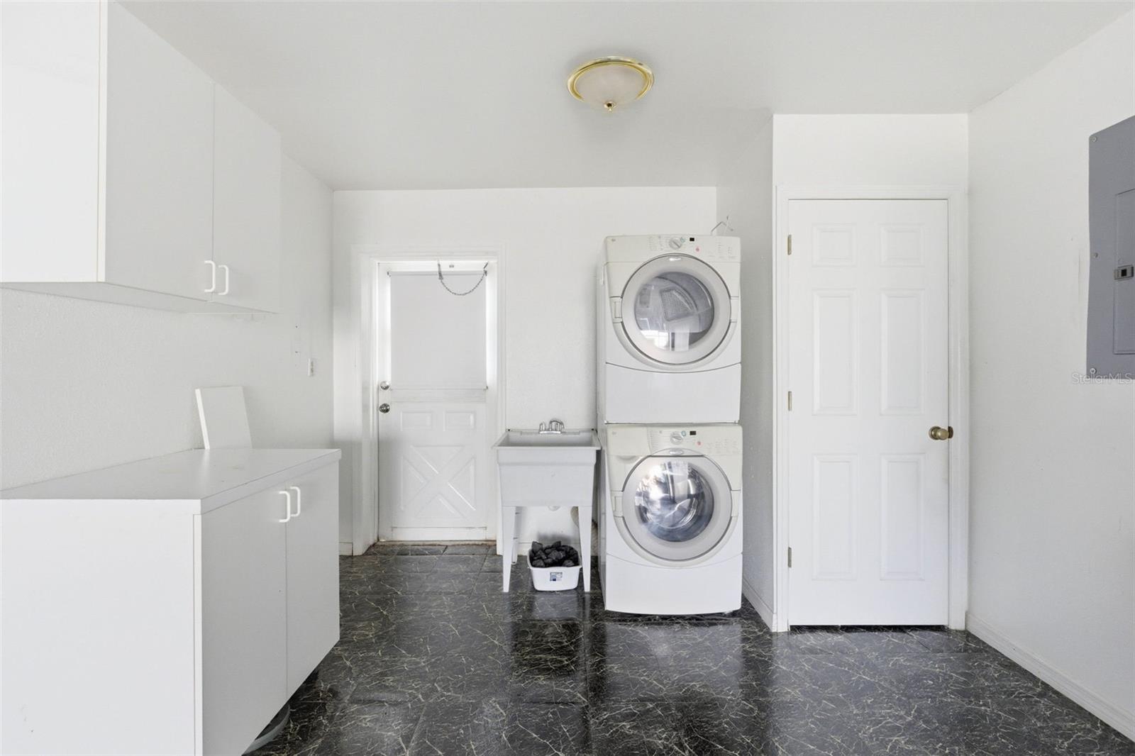 Image 28 of 46 For 8408 Annwood Road