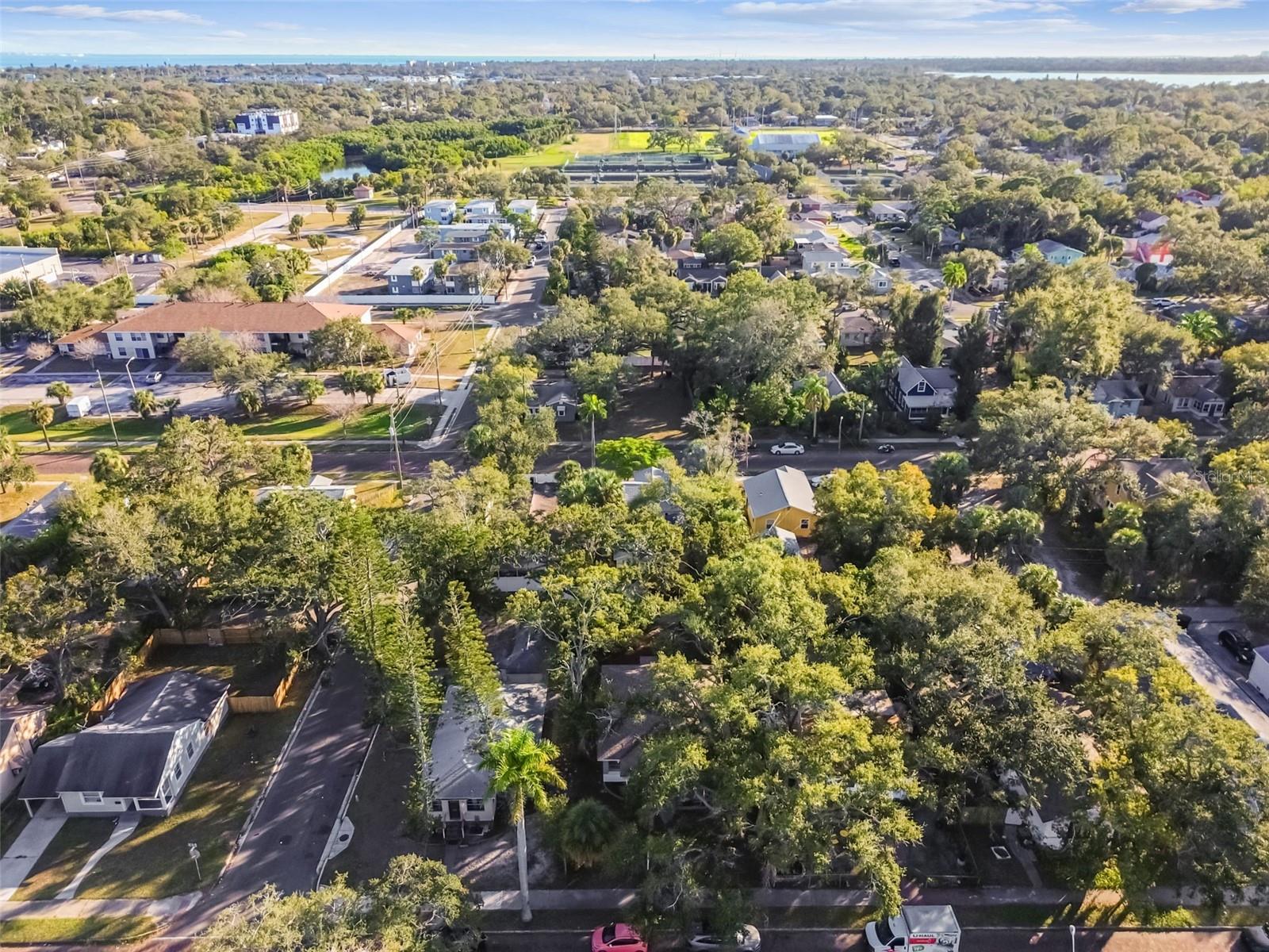 Image 28 of 30 For 610 16th Avenue S