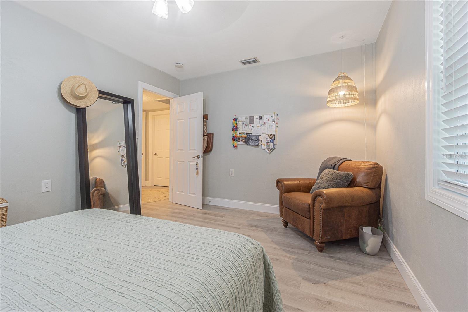 Image 10 of 29 For 701 Henry Avenue