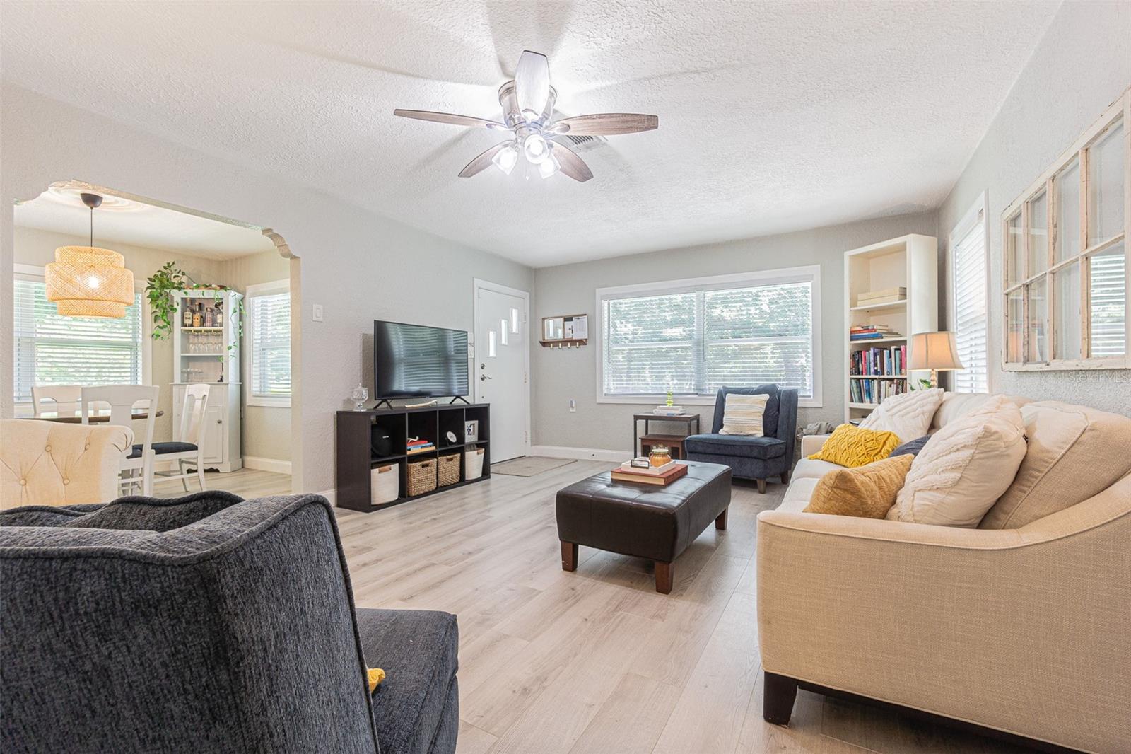 Image 25 of 29 For 701 Henry Avenue