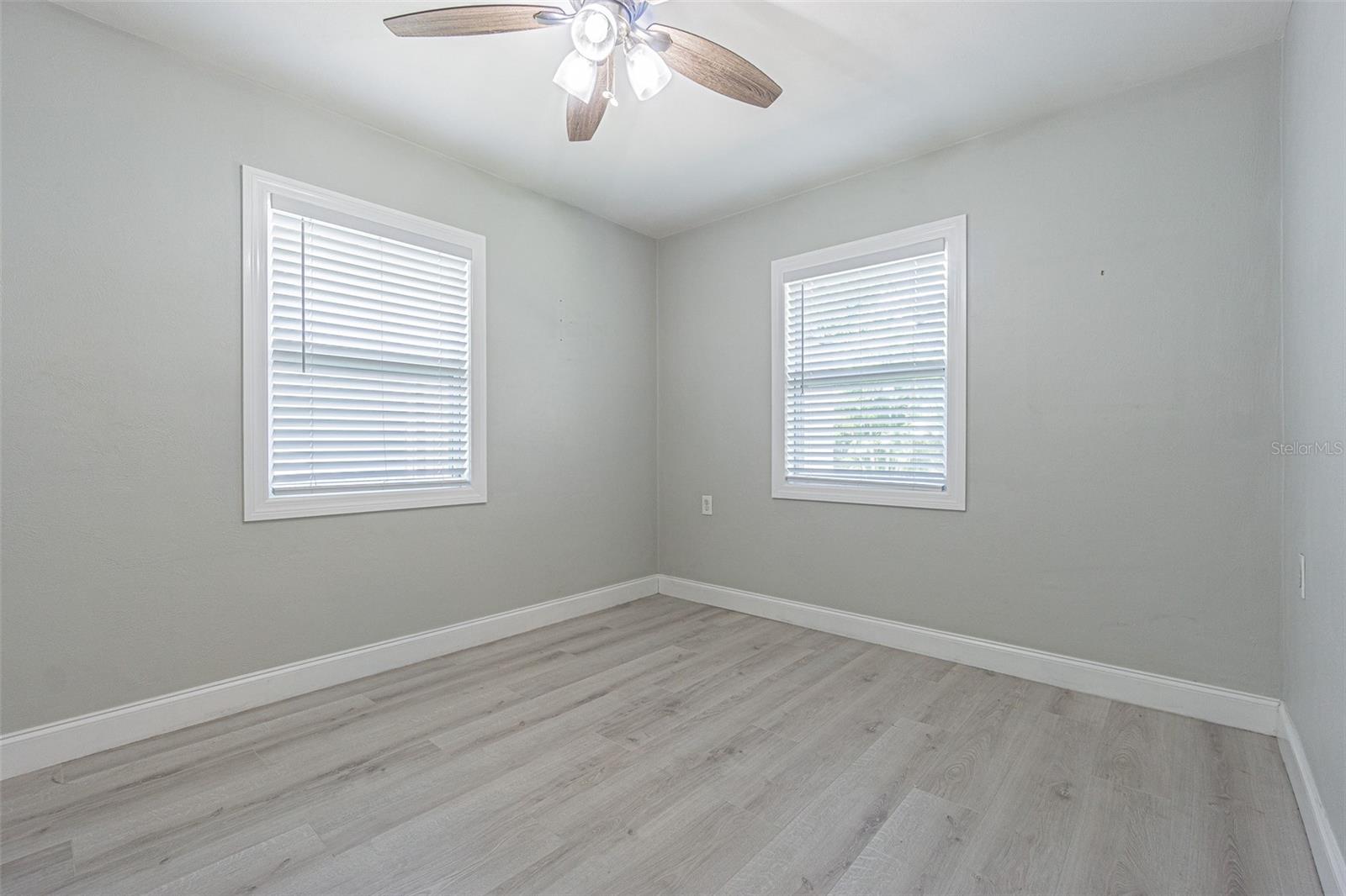 Image 7 of 29 For 701 Henry Avenue