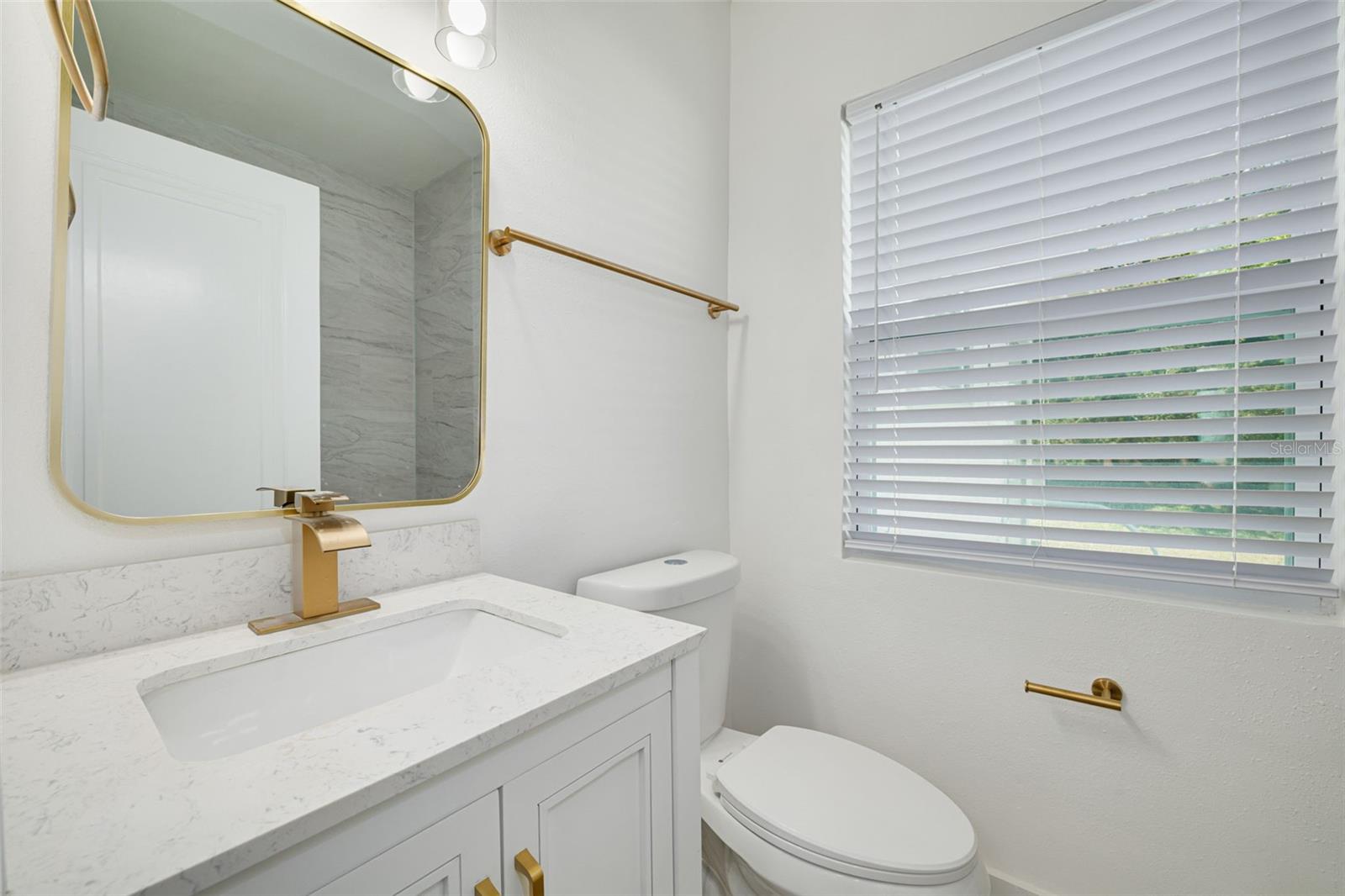 Image 17 of 40 For 6103 6th Avenue N