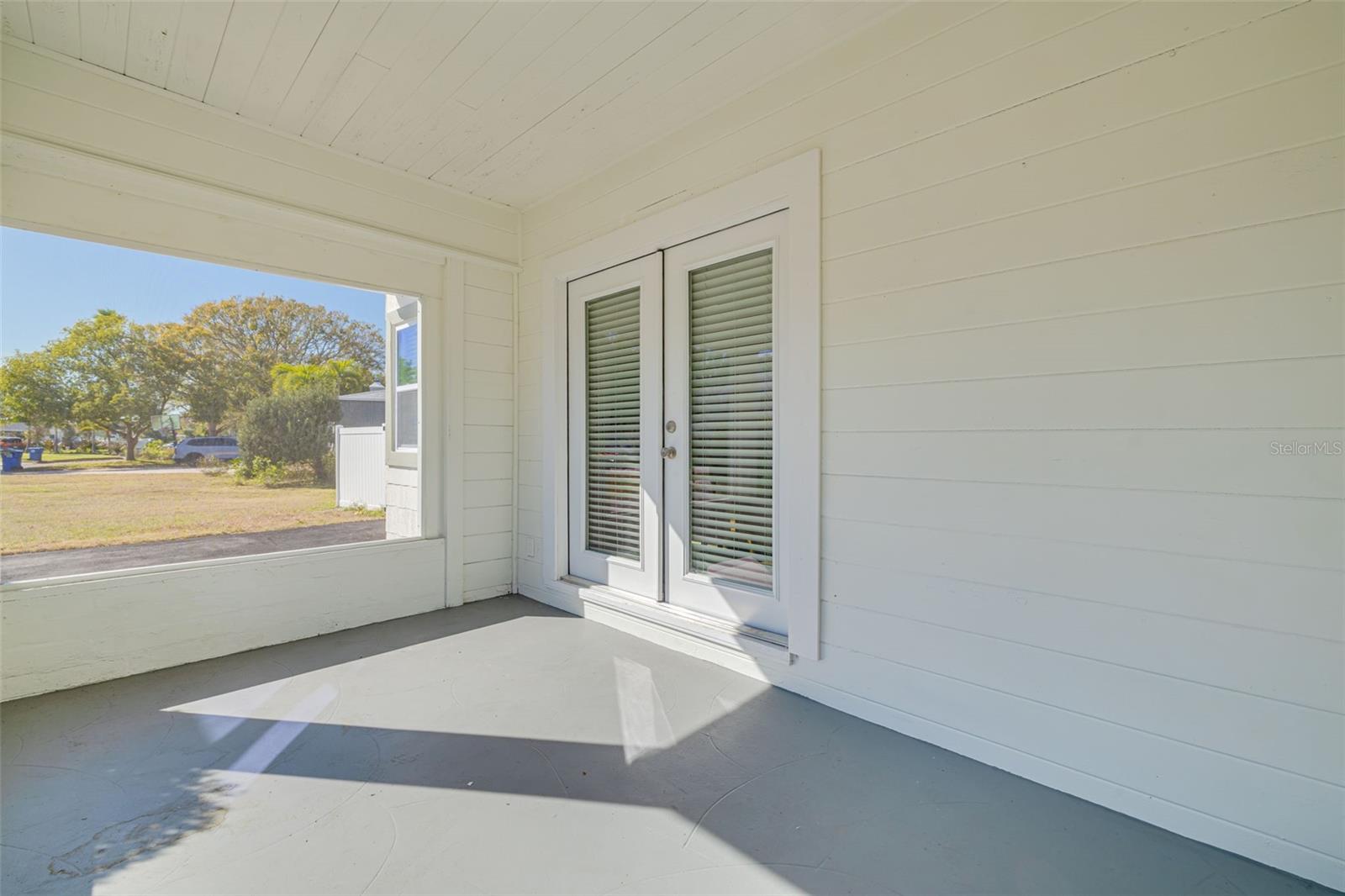 Image 28 of 40 For 6103 6th Avenue N