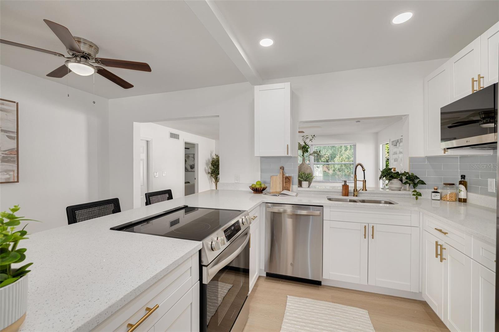 Image 3 of 40 For 6103 6th Avenue N