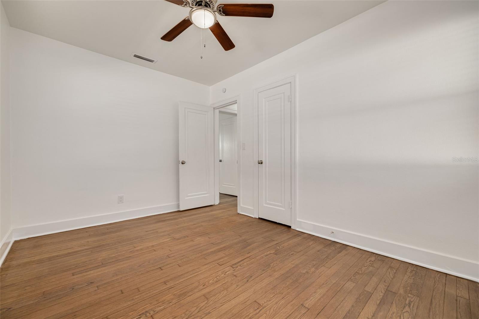 Image 33 of 40 For 6103 6th Avenue N