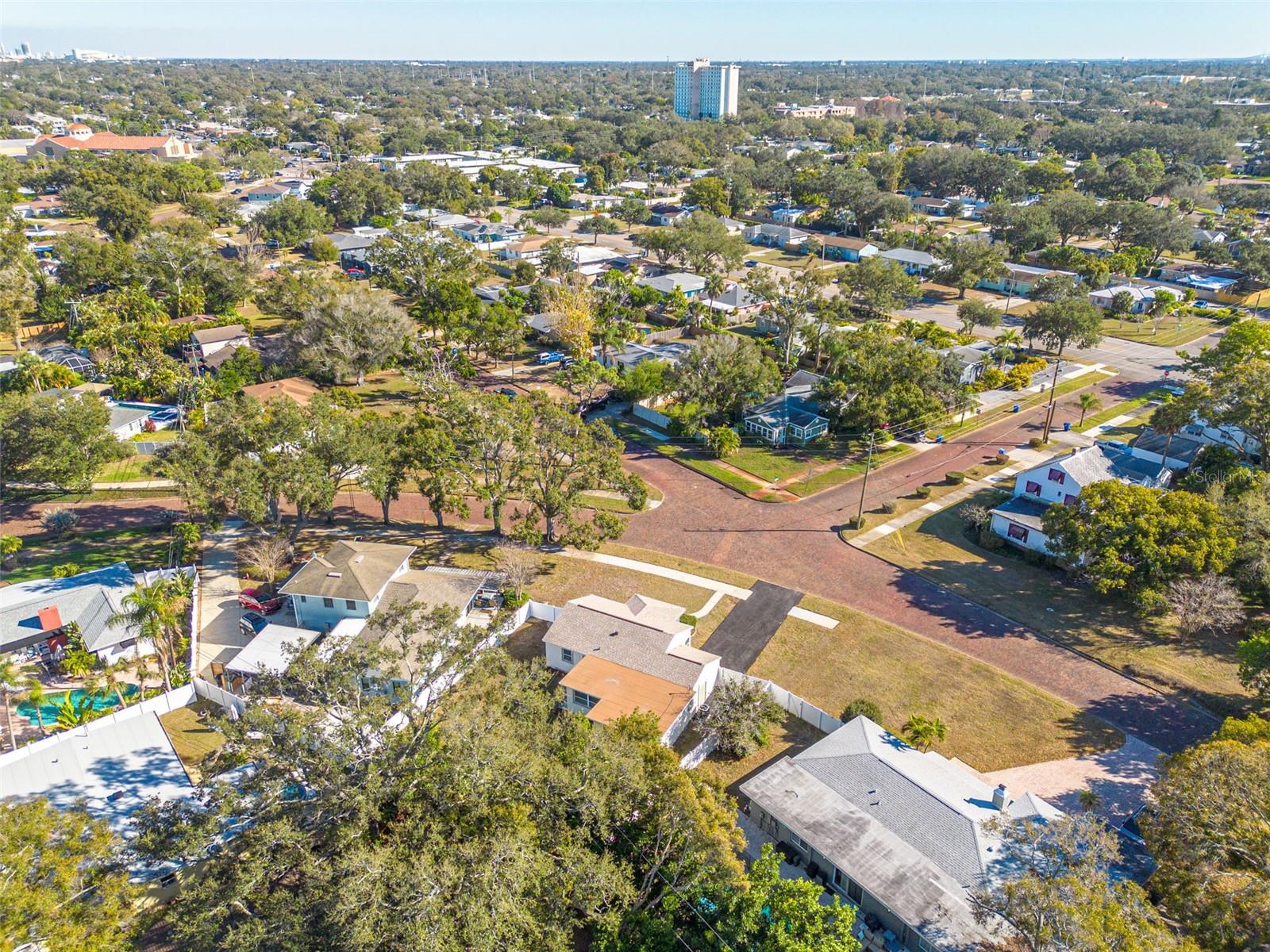 Image 38 of 40 For 6103 6th Avenue N