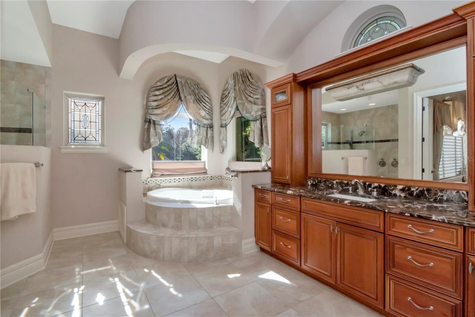 Image 21 of 63 For 18901 Lakes Edge Way